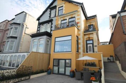 6 bedroom semi-detached house for sale