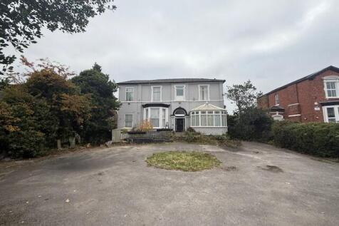 Detached house for sale