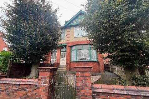 4 bedroom semi-detached house for sale