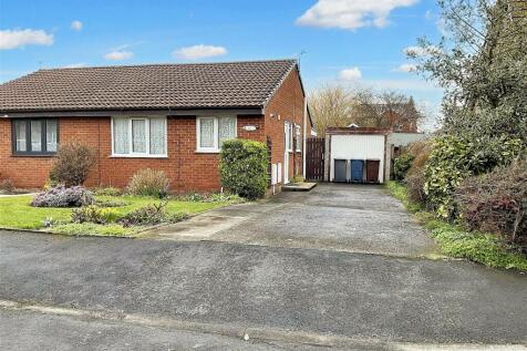 2 bedroom semi-detached bungalow for sale