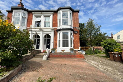 2 Arnside Road, Southport PR9 1 bed flat for sale