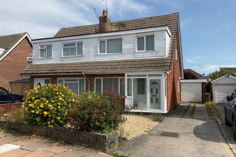 Crediton Avenue, Southport PR9 3 bed semi