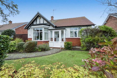 Carnarvon Road, Southport PR8 2 bed detached bungalow for sale