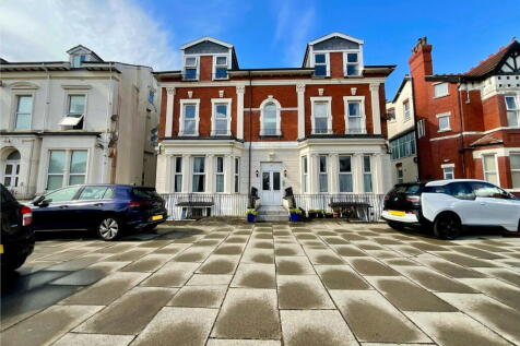 Knowsley Road, Southport PR9 2 bed apartment for sale