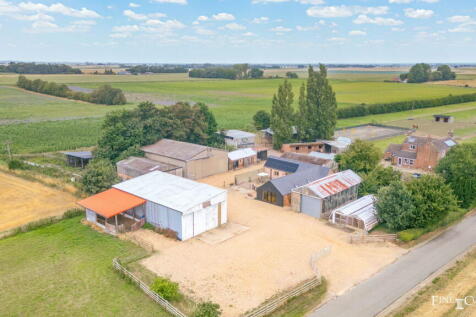 Whaplode St. Catherines 2 bed barn conversion for sale