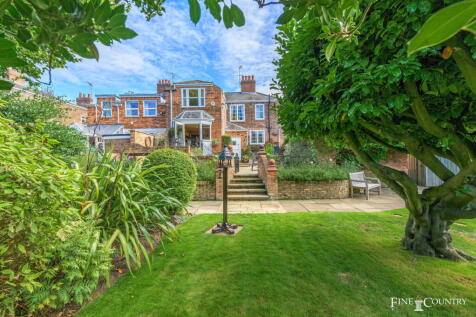 Spalding 4 bed townhouse for sale