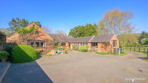 Stockerston 4 bed barn conversion for sale