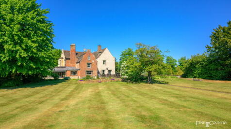 Market Deeping 7 bed detached house for sale