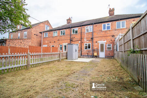 Highfield Road, NG7 2JE 2 bed terraced house for sale