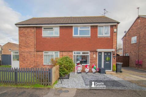 Langdale Drive, Long Eaton, NG10 3PQ 3 bed semi