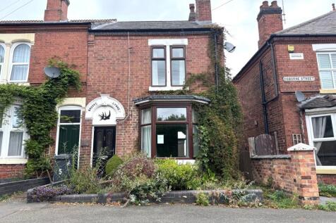 3 bedroom end of terrace house for sale