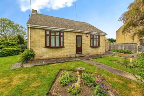 2 bedroom detached bungalow for sale