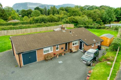 3 bedroom detached bungalow for sale