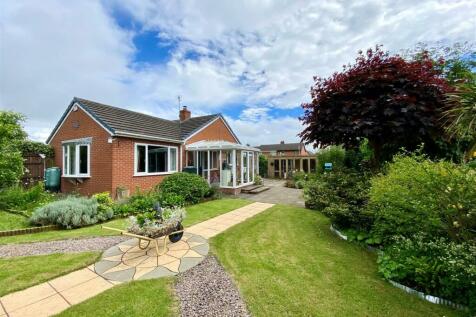 4 bedroom detached bungalow for sale