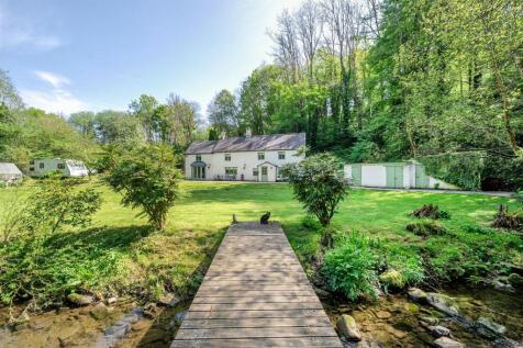 Dolydd Lane, Cefn Mawr, Wrexham. 3 bed cottage for sale