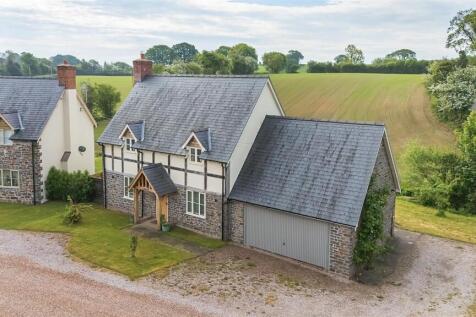 Maes Y Nant, Llanfyllin. 4 bed house for sale