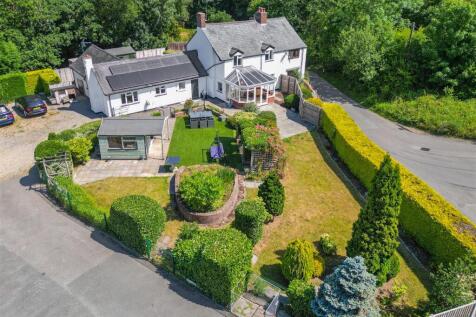 Pentre, St Martins, SY11 3EA. 5 bed house for sale
