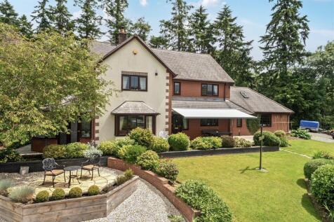 Hafan Heulog, Ffordd Y Cain, Llanfyllin. 5 bed detached house for sale