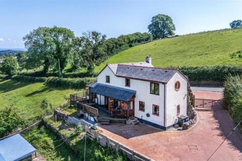 Croesa Bach, Oswestry. 3 bed detached house for sale