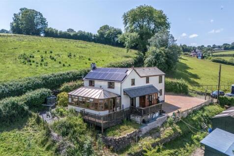 Croesa Bach, Oswestry. 3 bed detached house for sale