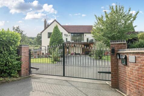 Penygarrag Lane, SY10 8JS. 3 bed detached house for sale