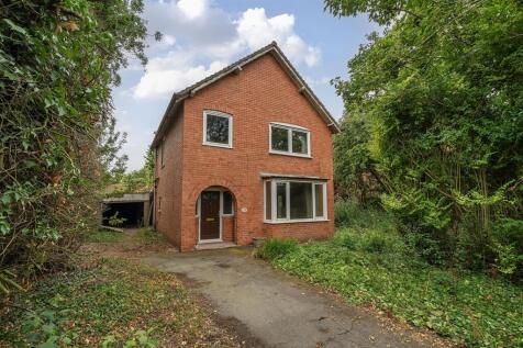 Fox Lane, West Felton, Oswestry. 3 bed detached house for sale