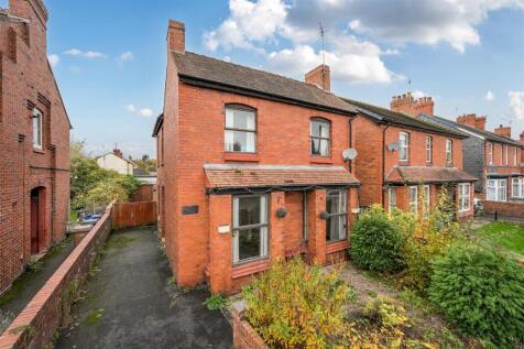 Chirk Road, Gobowen, Oswestry 3 bed detached house for sale