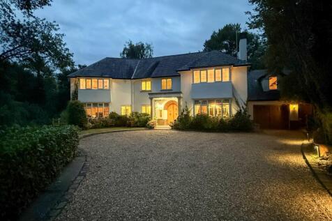 Elmsway, Hale Barns, WA15 7 bed detached house for sale