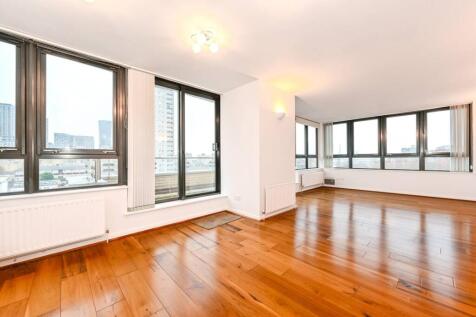 Westferry Road, Isle Of Dogs, London... 3 bed flat for sale