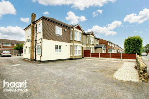 Church Road, Romford 1 bed flat for sale