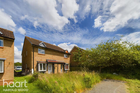 1 bedroom semi-detached house for sale