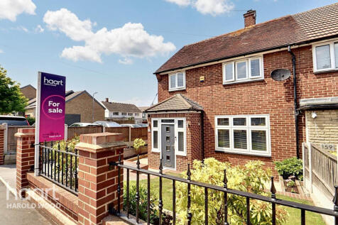 Chippenham Road, Romford 3 bed end of terrace house for sale
