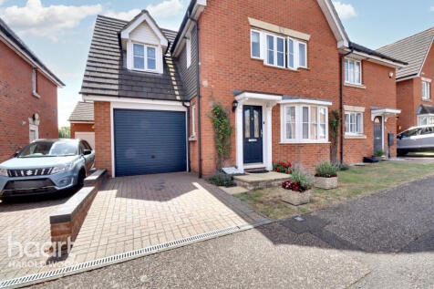 3 bedroom semi-detached house for sale