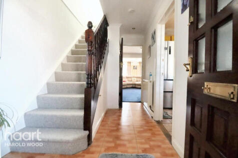 Keats Avenue, Harold Hill 2 bed end of terrace house for sale