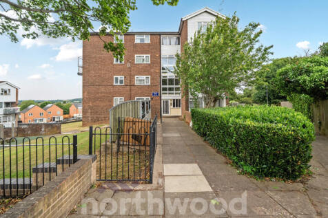 Ullswater Close, Worcester WR4 2 bed duplex for sale
