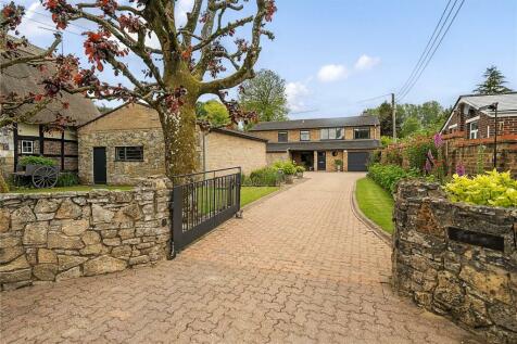 5 bedroom detached house for sale