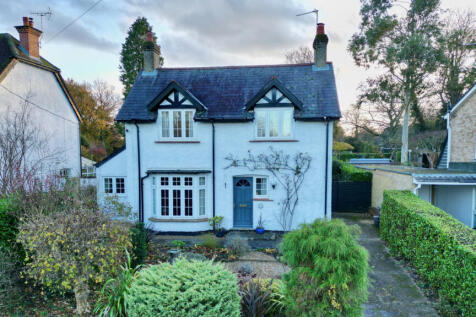 Chiltern Road, Great Missenden, HP16 3 bed detached house for sale
