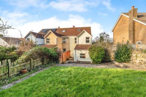 4 bedroom end of terrace house for sale