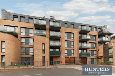 Baltic Avenue, Brentford, TW8 2 bed flat for sale
