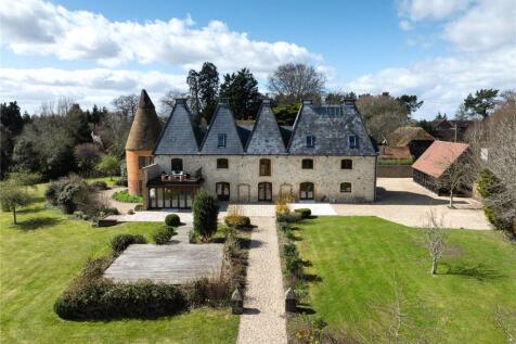 6 bedroom detached house for sale