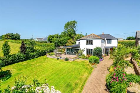 North Tawton 6 bed detached house for sale