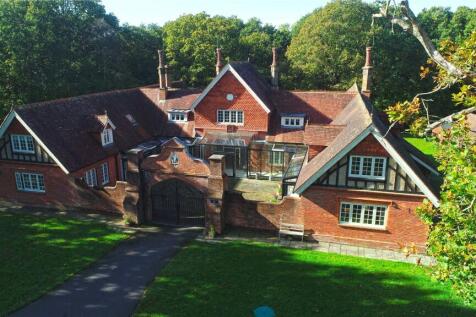 Foxhunt Green Waldron, East Sussex, TN21 12 bed detached house for sale