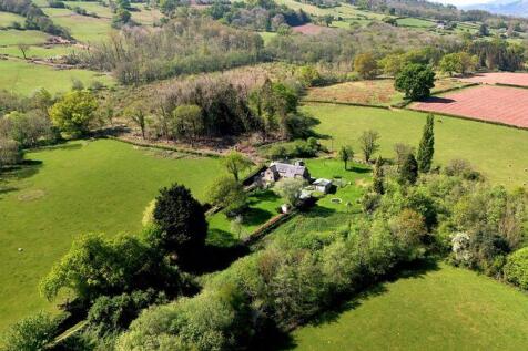 Crickhowell NP8 4 bed detached house for sale