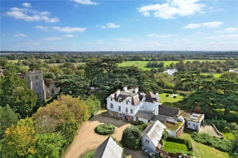 11 bedroom detached house for sale