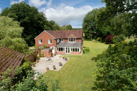 5 bedroom detached house for sale