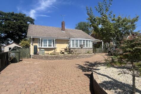 4 bedroom detached bungalow for sale