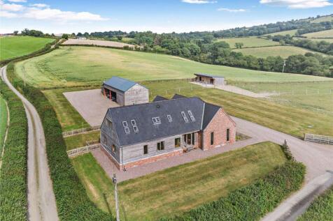 Trewern, Welshpool, Powys, SY21 4 bed equestrian property for sale