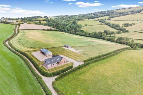 Trewern, Welshpool, Powys, SY21 4 bed equestrian property for sale
