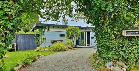 2 bedroom detached bungalow for sale