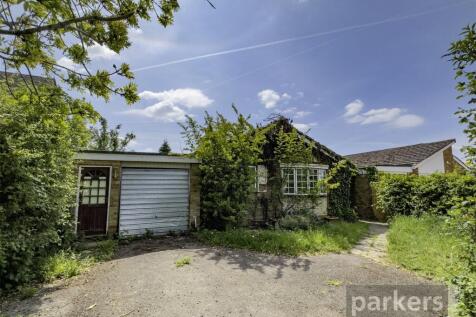 Alvescot Road, Carterton... 3 bed bungalow for sale